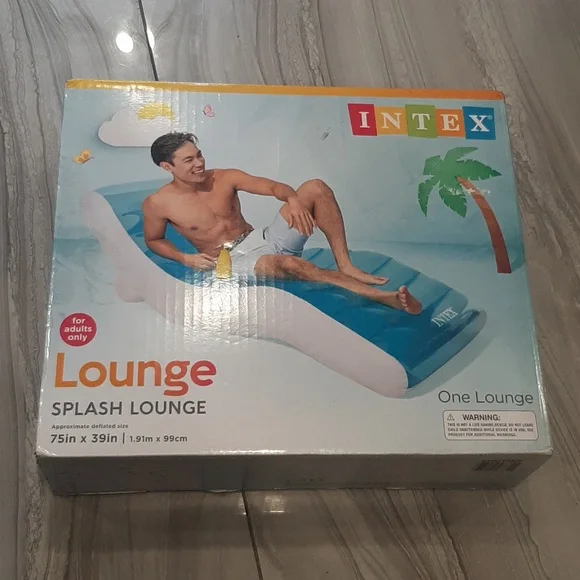 Lounge - Picture 1 of 3